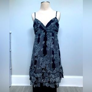 Cute flowy black & white dress